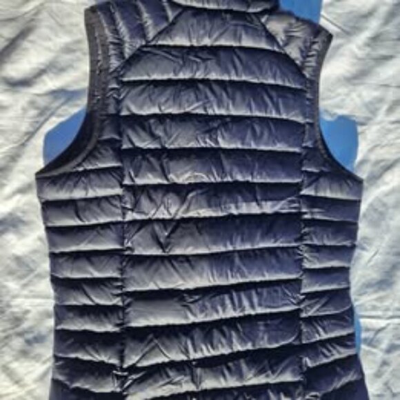 Brand New Patagonia Women's Down Sweater Vest/Outer wear, Size Small, Black - Picture 7 of 9